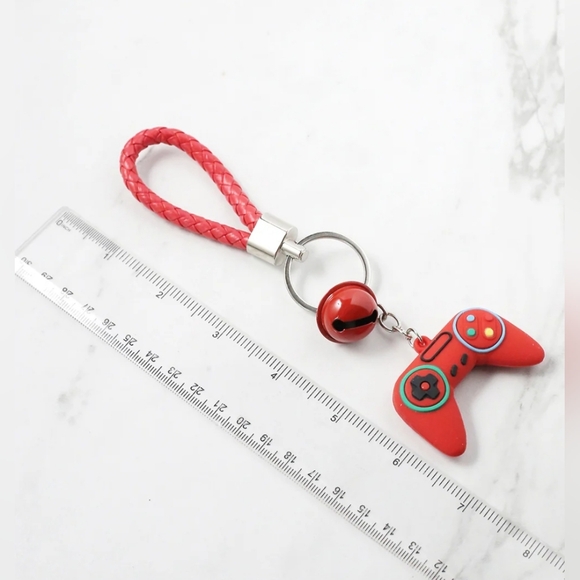 Game Controller Keychain in green BNIB - Picture 2 of 5